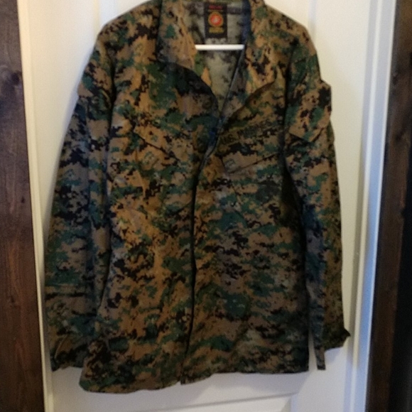 Military style shirt - Picture 1 of 4